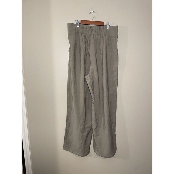 AARON & AMBER Pleated Flowy Wide Leg Pants Large High Rise Paperbag Green Tan - Picture 3 of 8